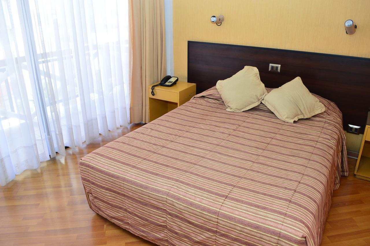 Hotel Charlie Inn Iquique Exteriör bild